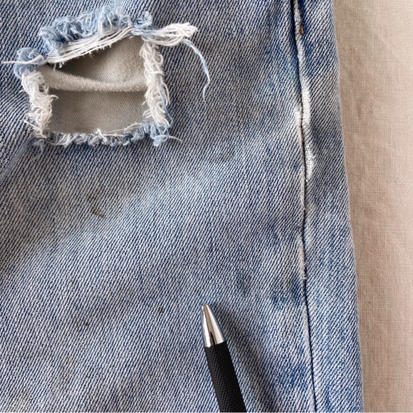 ‼️SOLD‼️ Levi’s 516 faded grungy 90s straight leg light wash blue jeans - Picture 7 of 8